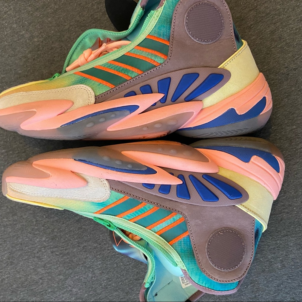 HUMAN RACE BASKETBALL SNEAKER